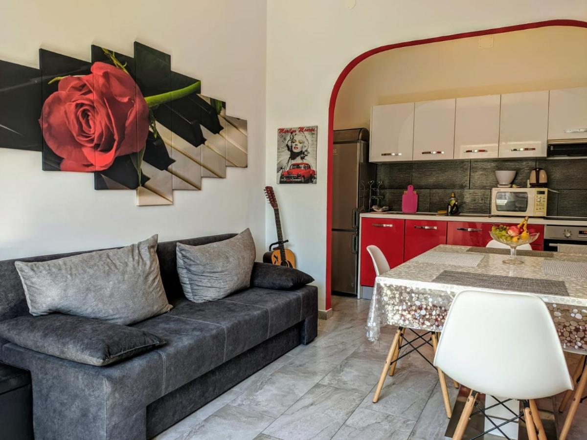 Glorianita Sweethome,Centro, Free Parking,Self Check- In 시베니크 외부 사진