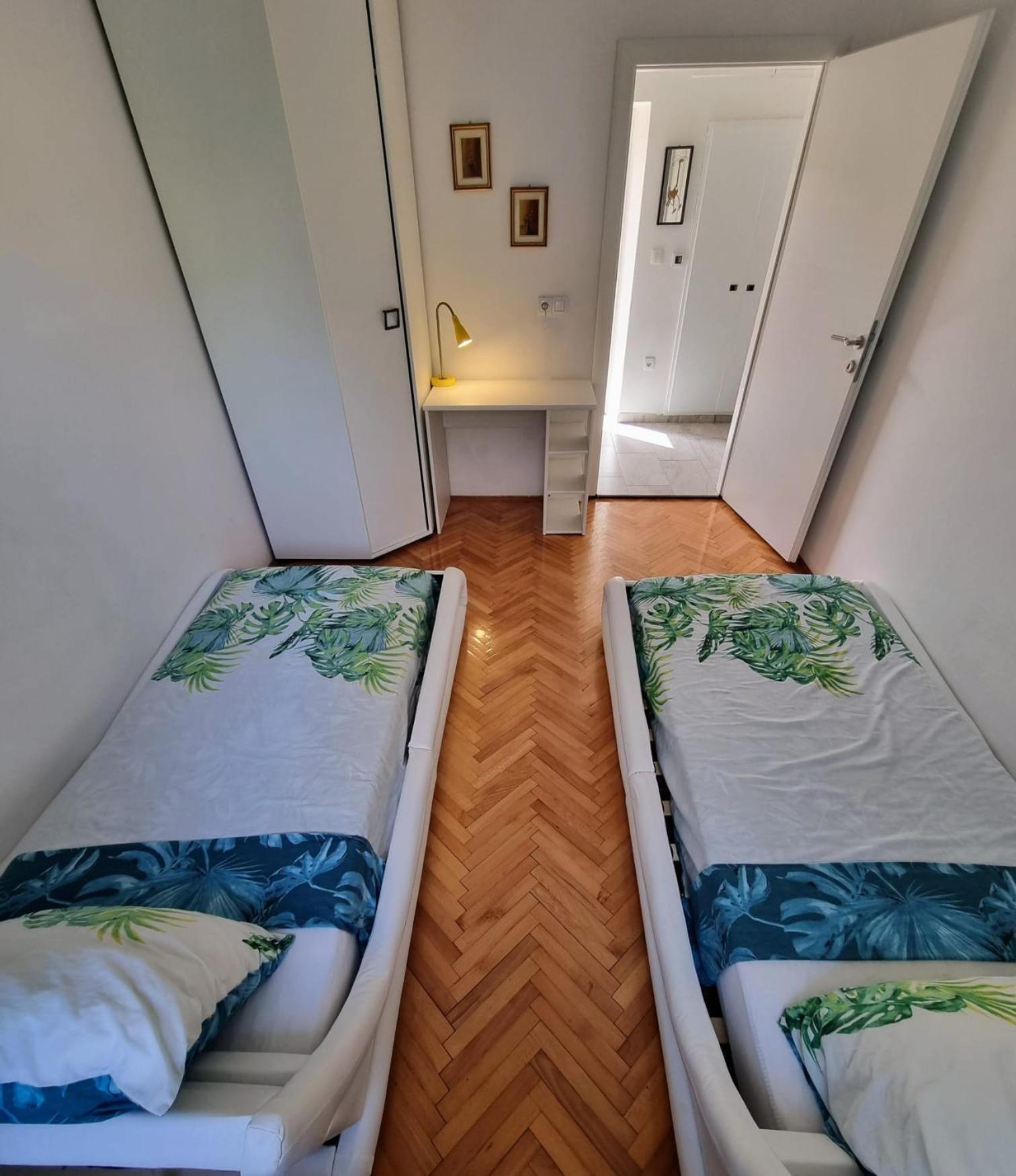 Glorianita Sweethome,Centro, Free Parking,Self Check- In 시베니크 외부 사진